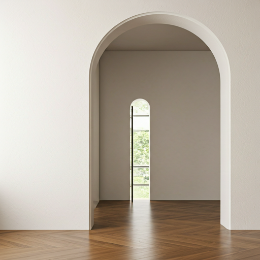 Arquiteta analisando a planta de um imóvel em uma mesa de trabalho